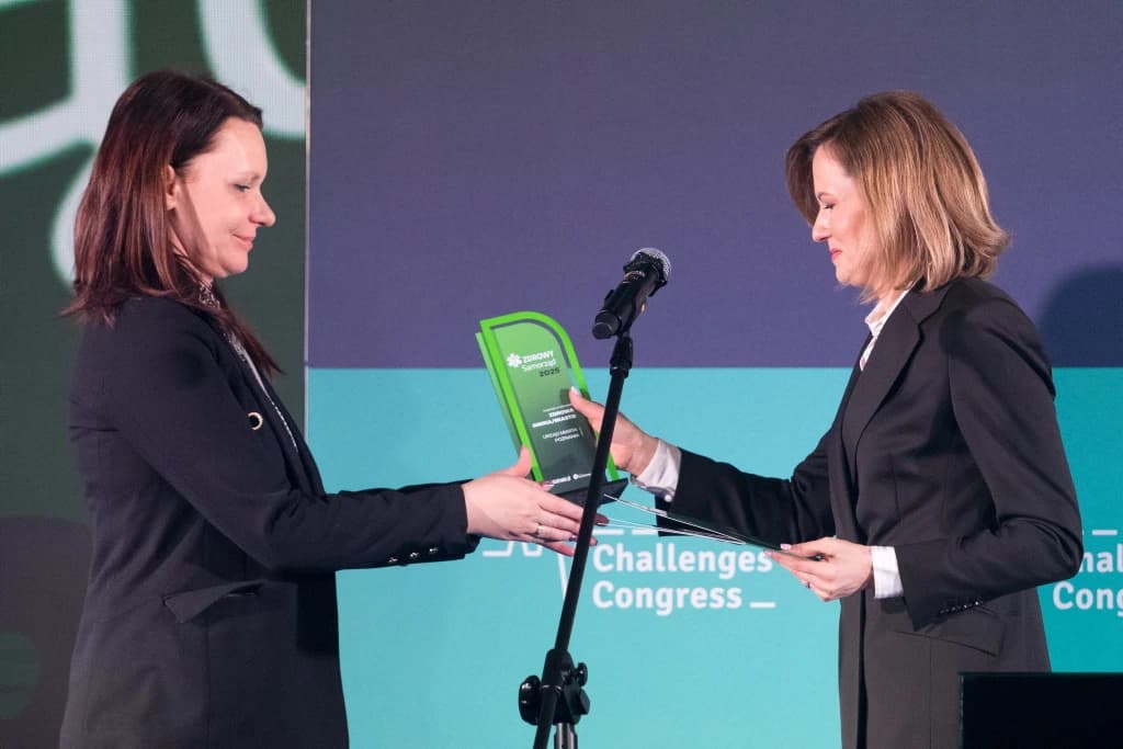 Award presentation on stage at Bitcoin Poland